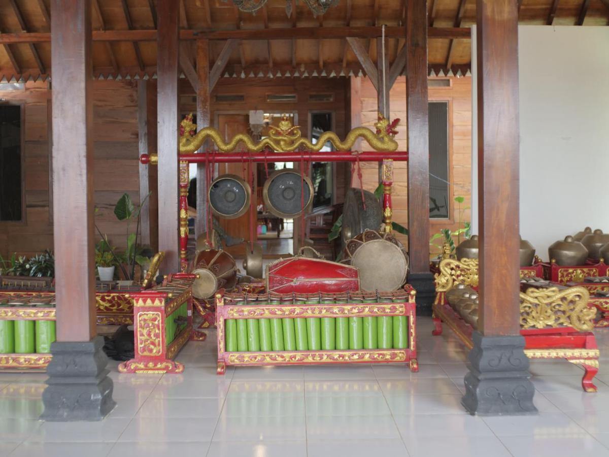 Гостевой дом Sanggar Pantcha Indra Kemuning Экстерьер фото